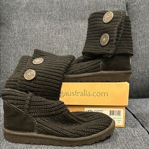 UGG Australia Black Classic Cardy Boots kids 5 women’s 6.5